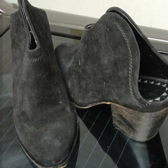 Chinese Laundry Black Suede Mules with Low Block Heel sz 7 - Picture 4 of 5